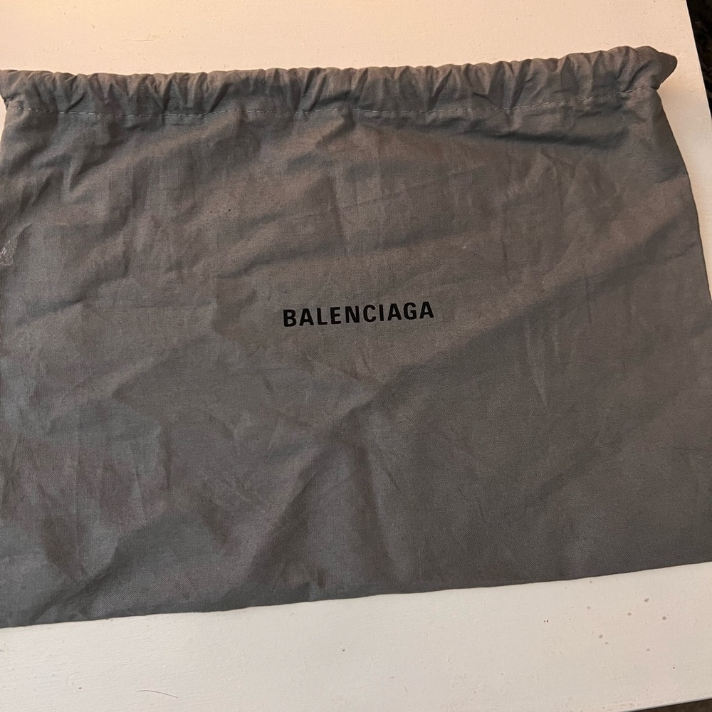 balenciaga clutch bag with dust bag - Picture 2 of 3